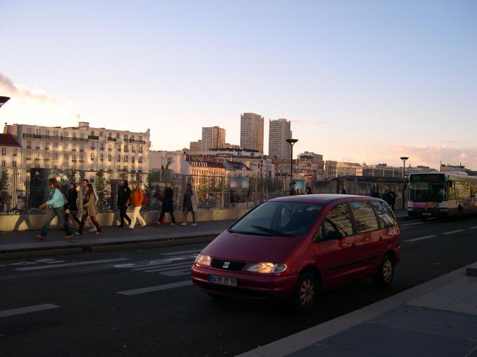  reflets sur façade (13e arrondissement sud, quartier bibliothèque de France)